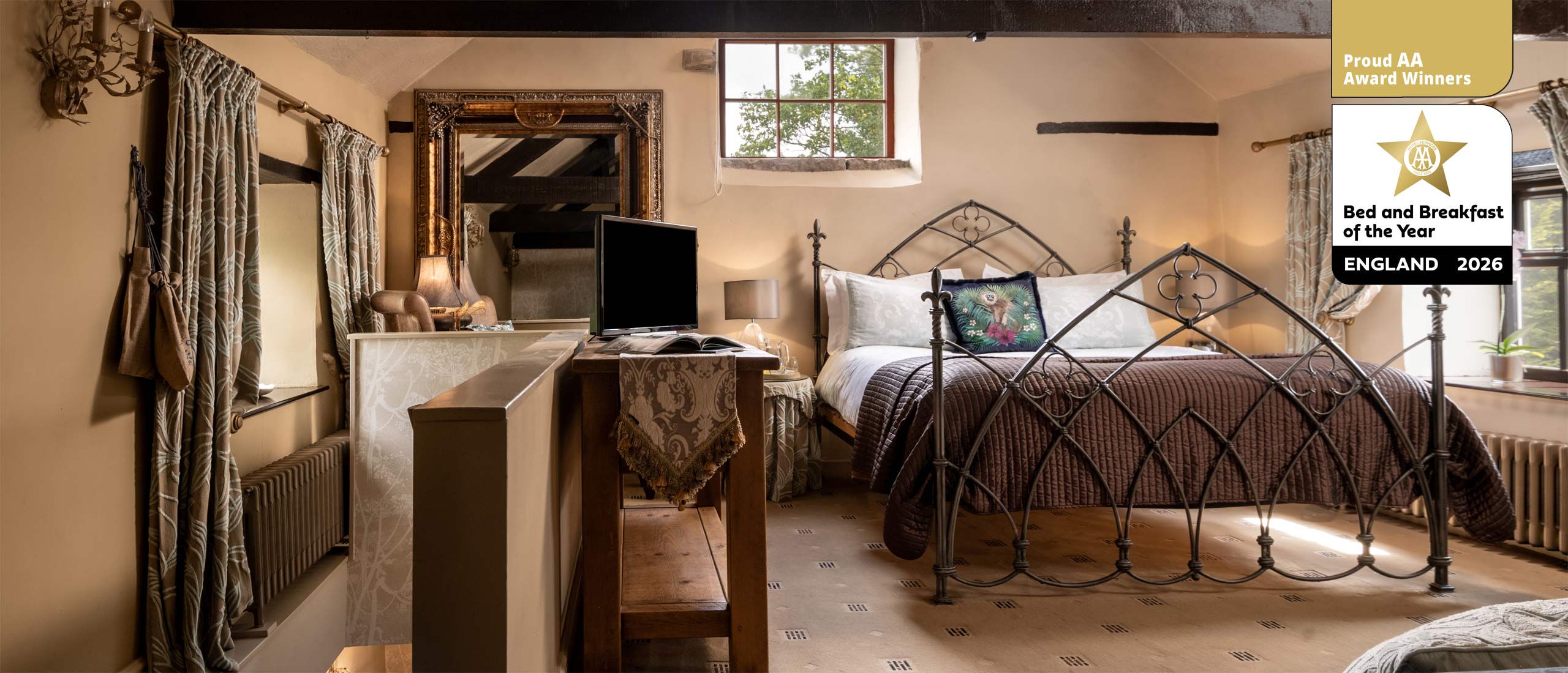 Granary-Suite-Bedroom-AA-Award Luxury accommodation - The Granary suite
